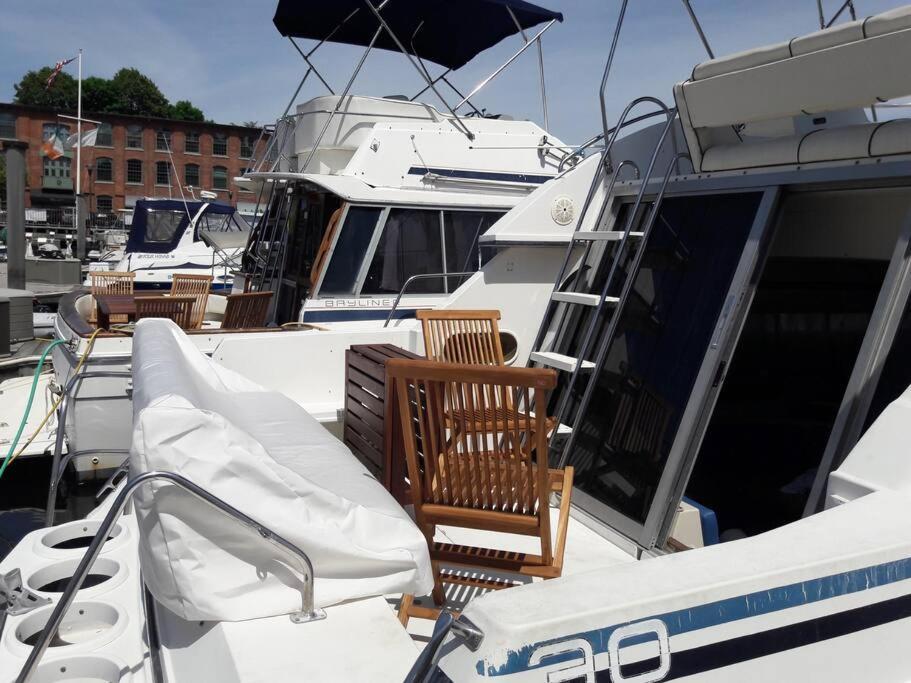 Yacht Stay Providence Marina Екстер'єр фото